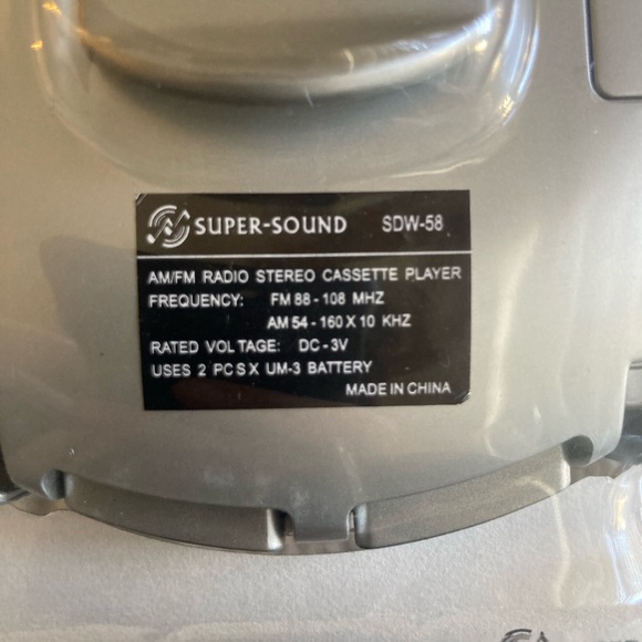 Vintage Rare New Old Stock FM Auto Scan Radio, Cassette Player And Headphone - Picture 8 of 9